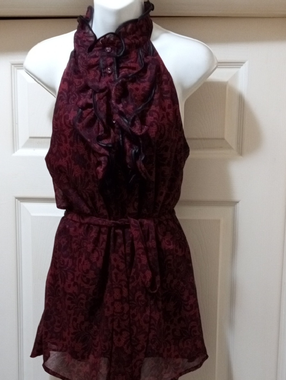 >>>>Suzy Shier Burgundy Halter Ruffle Blouse Bust 44 Goth Like Sexy